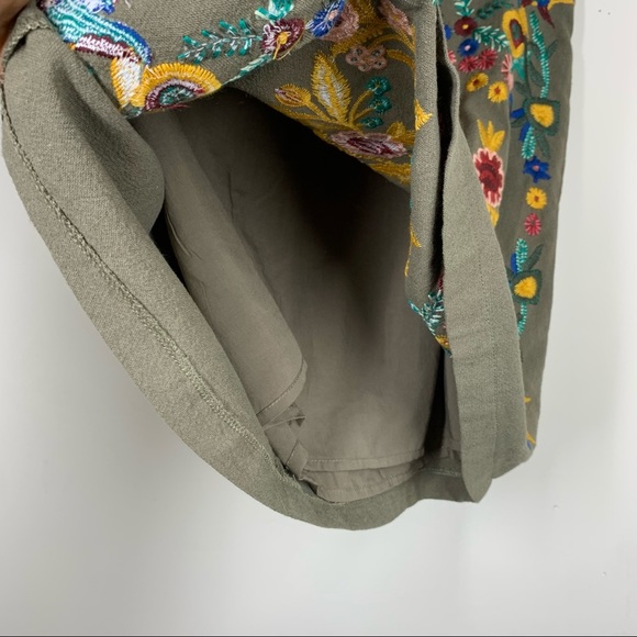 Umgee That’s my girl! Embroidered Mini Skirt Sz M - Picture 4 of 8